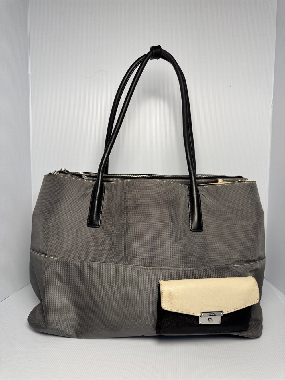 TUMI Larkin Hayes Triple Compartment Gray Tote Bag Black Handles Cream Accent